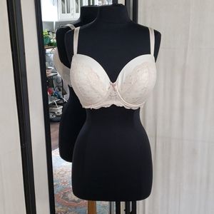 NWOT VS Dream Angels Bra 38DDD